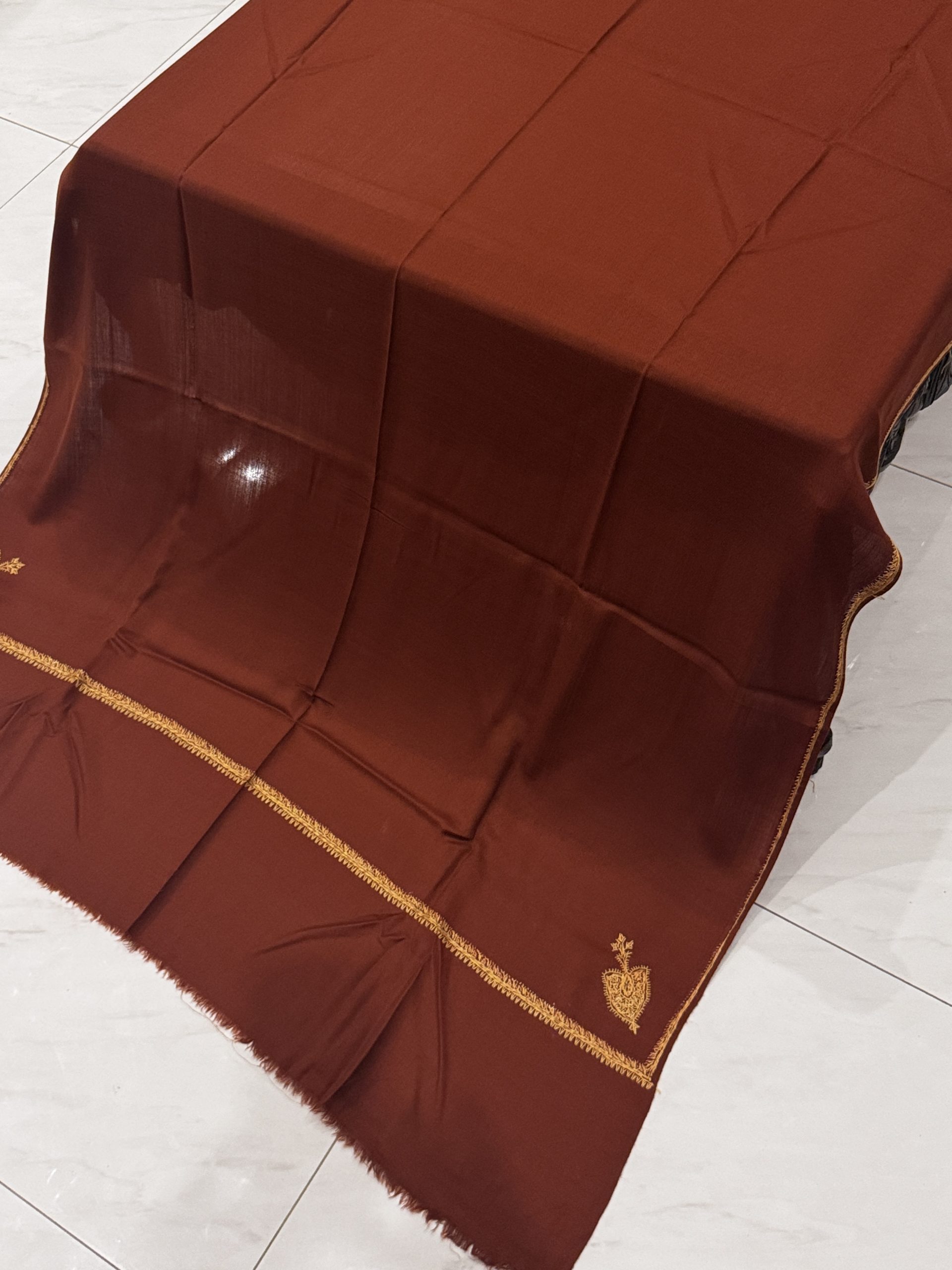 Zarqa – Rust Pashmina Shawl with Traditional Kingri-Style Border (2.5 Yards) - Image 3