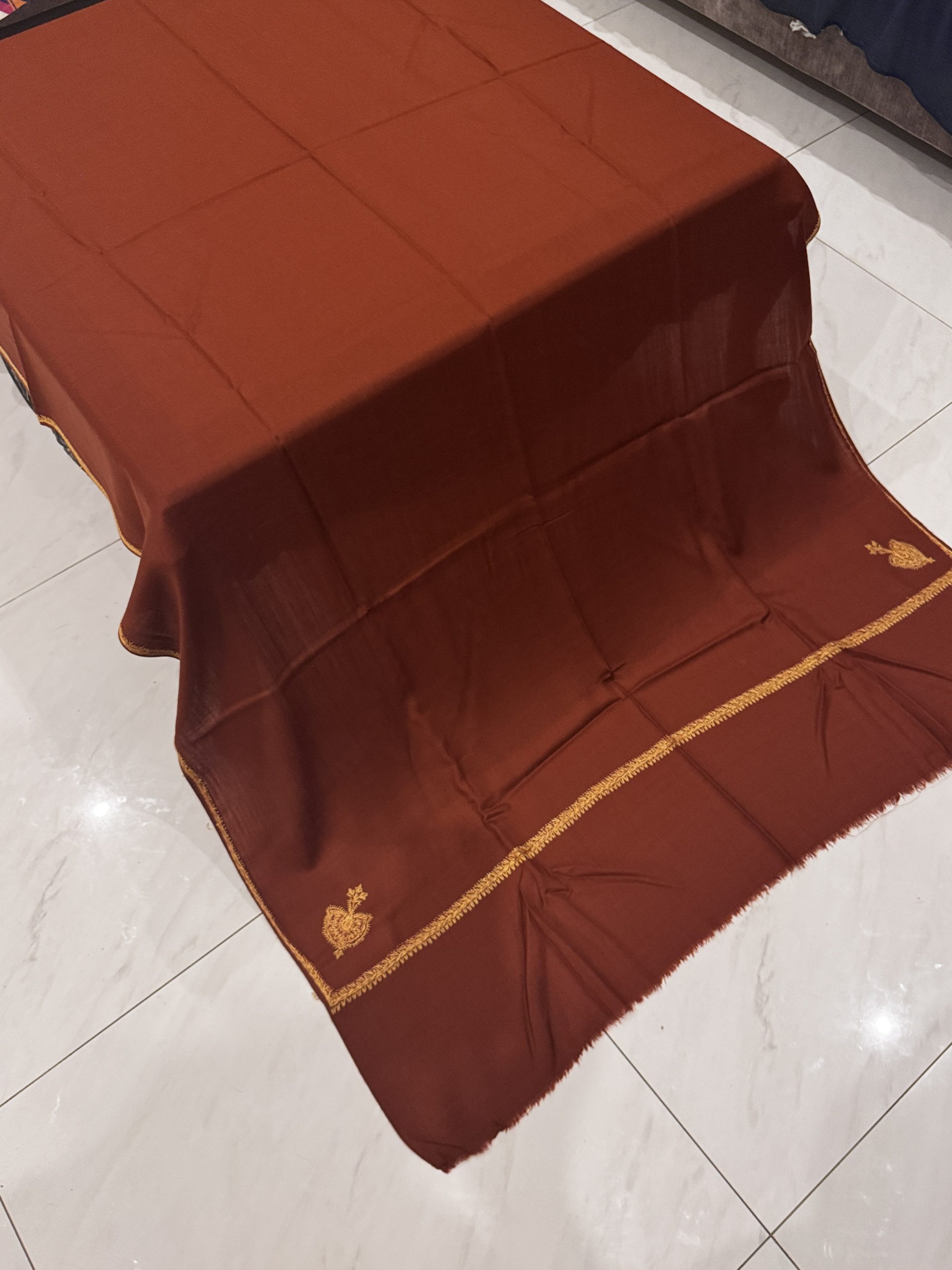 Zarqa – Rust Pashmina Shawl with Traditional Kingri-Style Border (2.5 Yards)