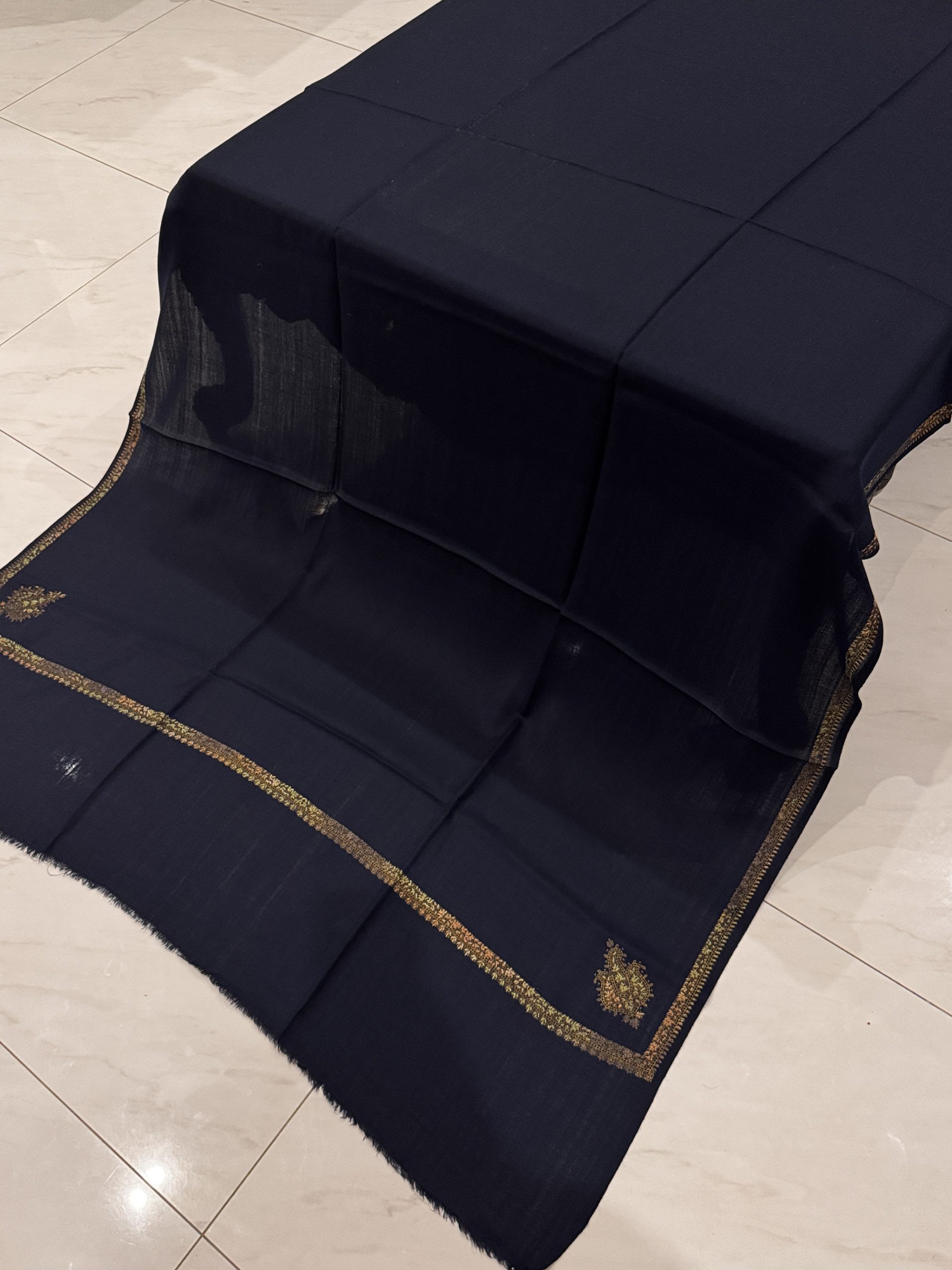 Sahar – Navy Blue Pashmina Shawl with Traditional Kingri-Style Border (2.5 Yards) - Image 2