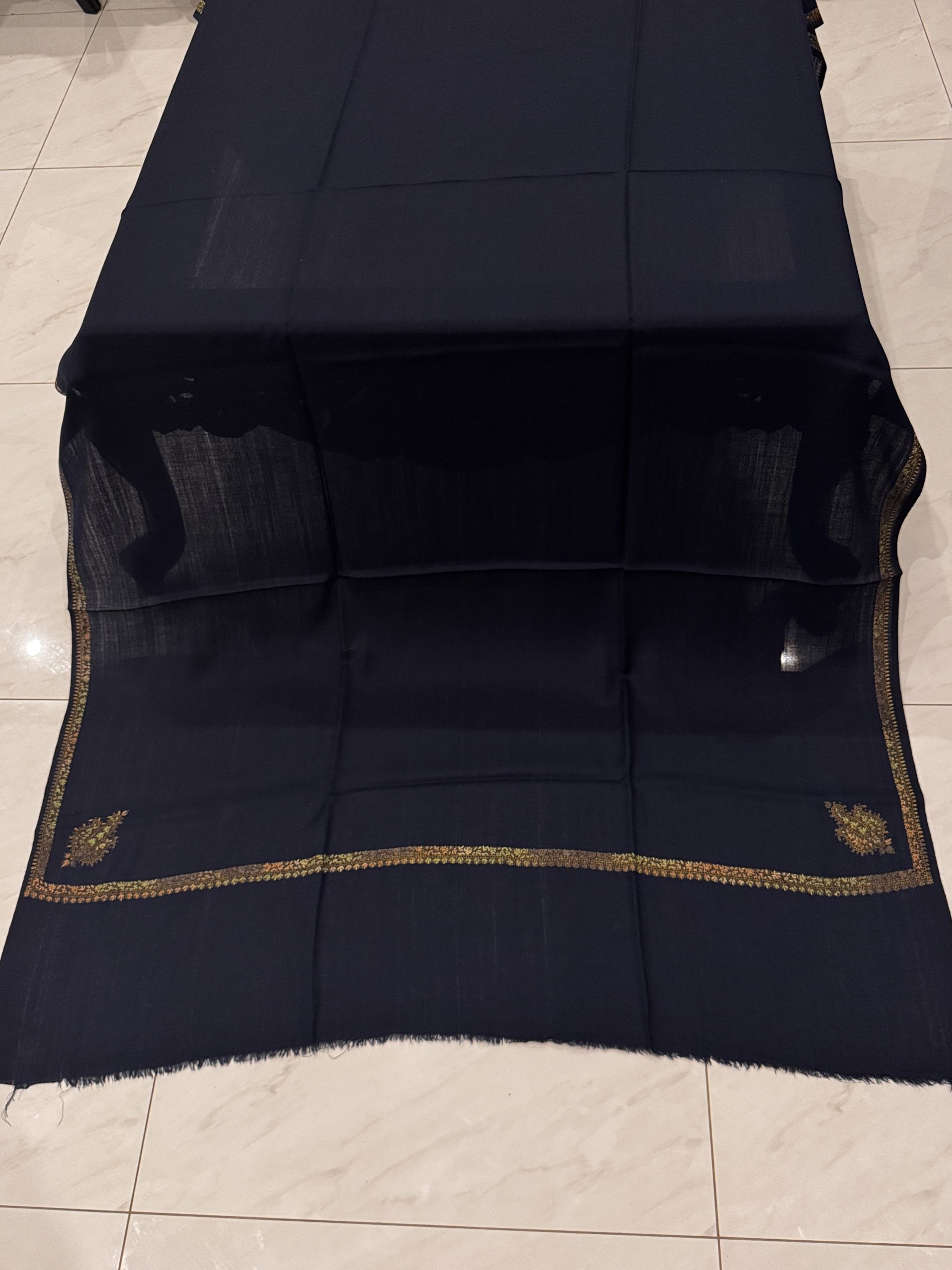 Sahar – Navy Blue Pashmina Shawl with Traditional Kingri-Style Border (2.5 Yards)