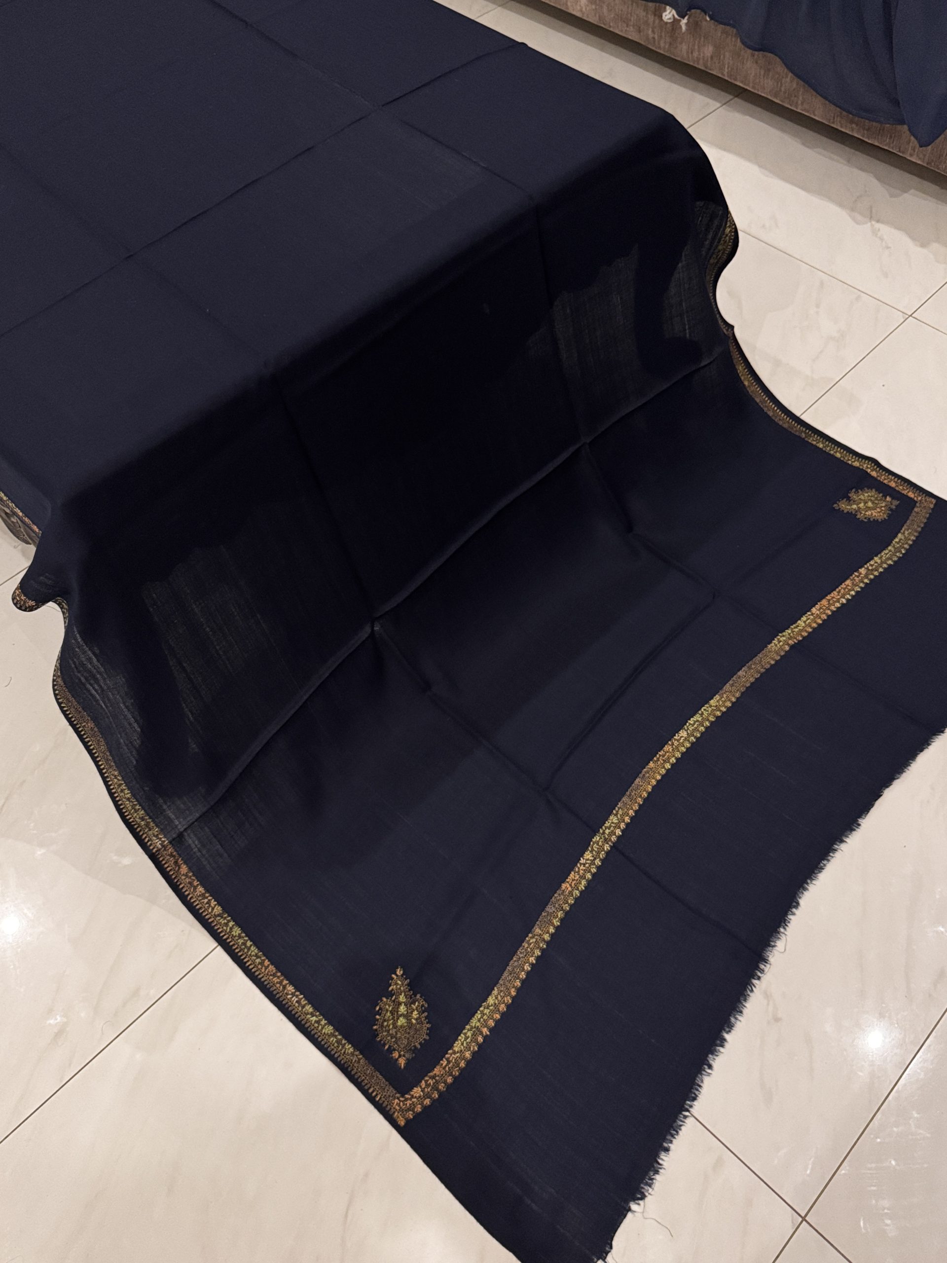 Sahar – Navy Blue Pashmina Shawl with Traditional Kingri-Style Border (2.5 Yards) - Image 3