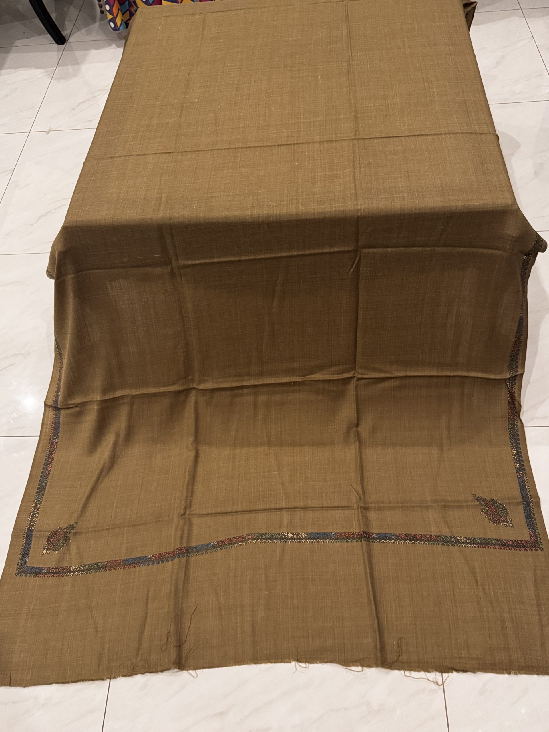 Nawal – Dark Brown Beige Pashmina Shawl with Traditional Kingri-Style Border (2.5 Yards)