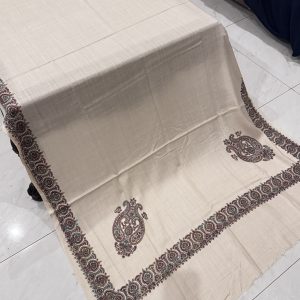 Hania – Ivory Pashmina Shawl with Classic Border Embroidery (2.5 Yards)