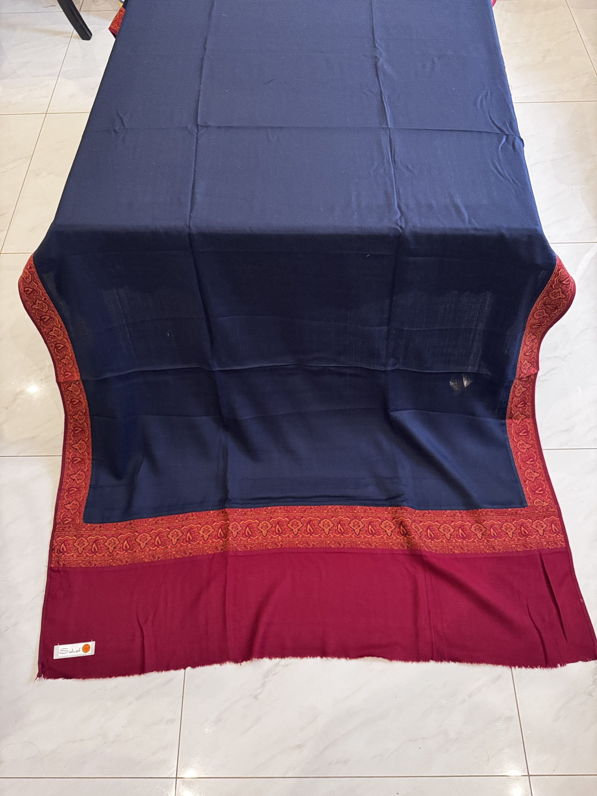 Shahkaar-e-Gulzar – Navy Blue Pashmina Shawl with Red Kani Border on Pallu (2.5 Yards)