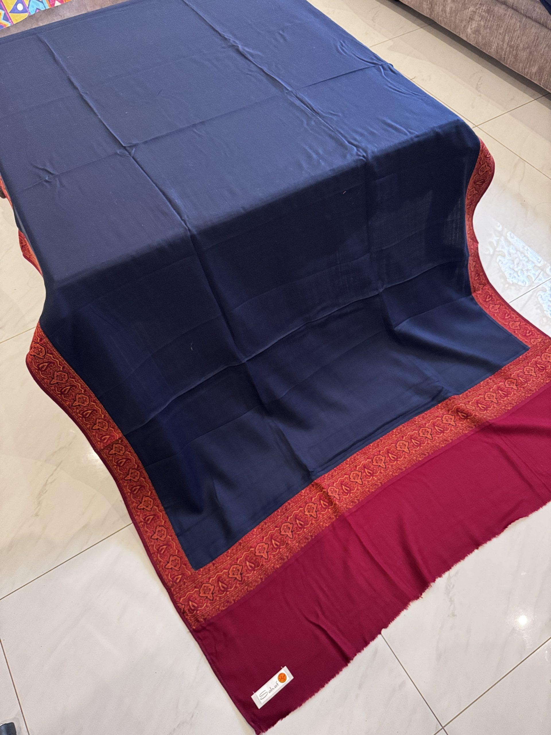Shahkaar-e-Gulzar – Navy Blue Pashmina Shawl with Red Kani Border on Pallu (2.5 Yards) - Image 3