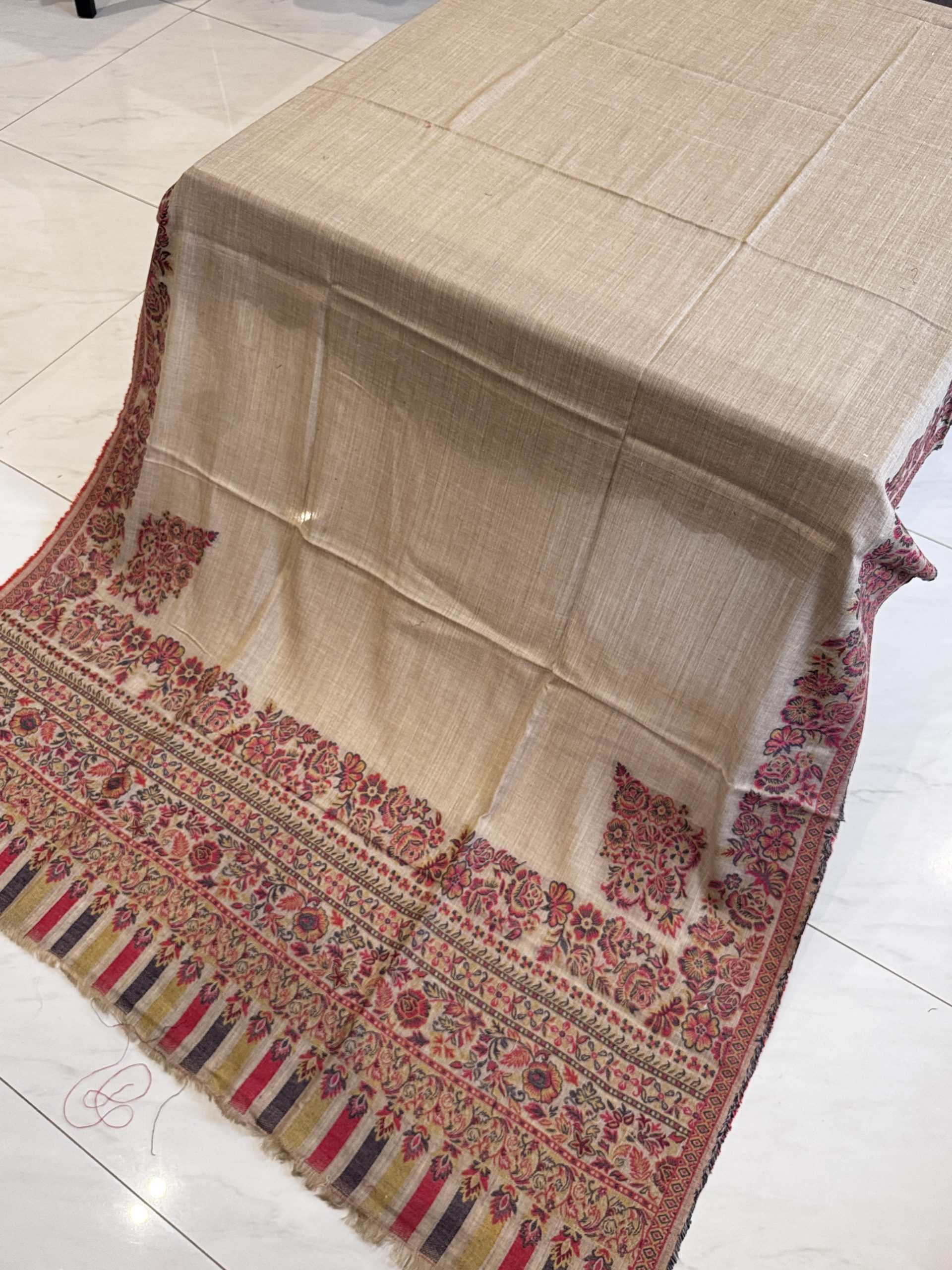 Zarmina – Dark Beige Pashmina Shawl with Traditional Kani Border (2.5 Yards) - Image 2