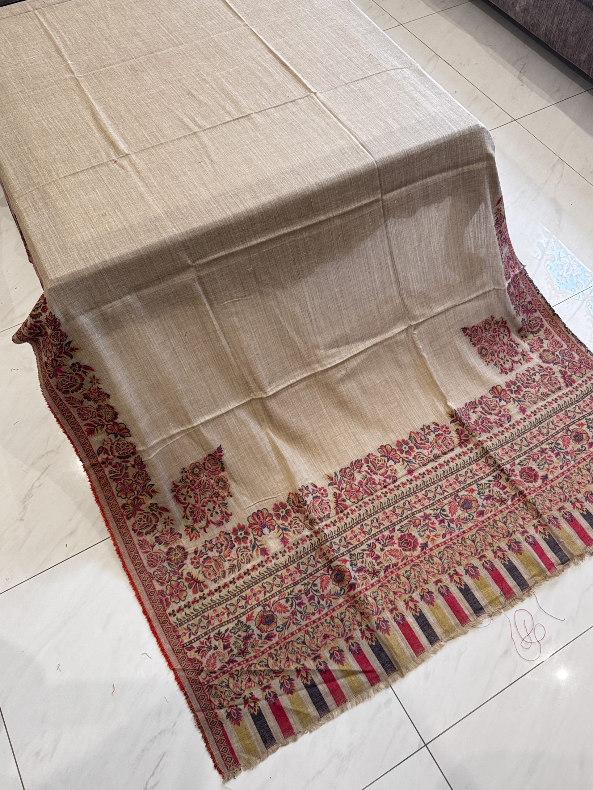 Zarmina – Dark Beige Pashmina Shawl with Traditional Kani Border (2.5 Yards) - Image 3