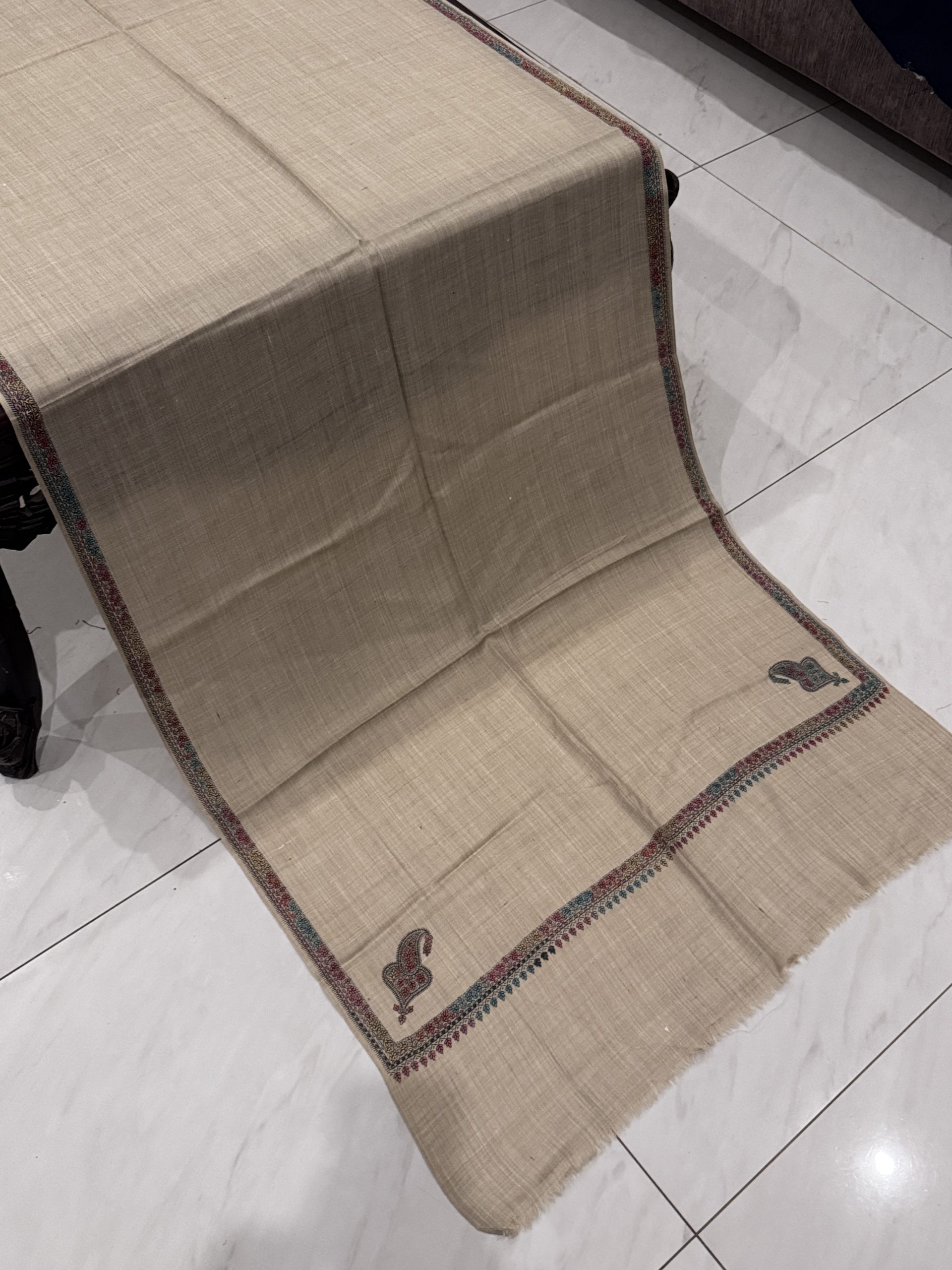 Rukhsar – Light Beige Pashmina Stole with Kingri Border Embroidery (28x80 inches)