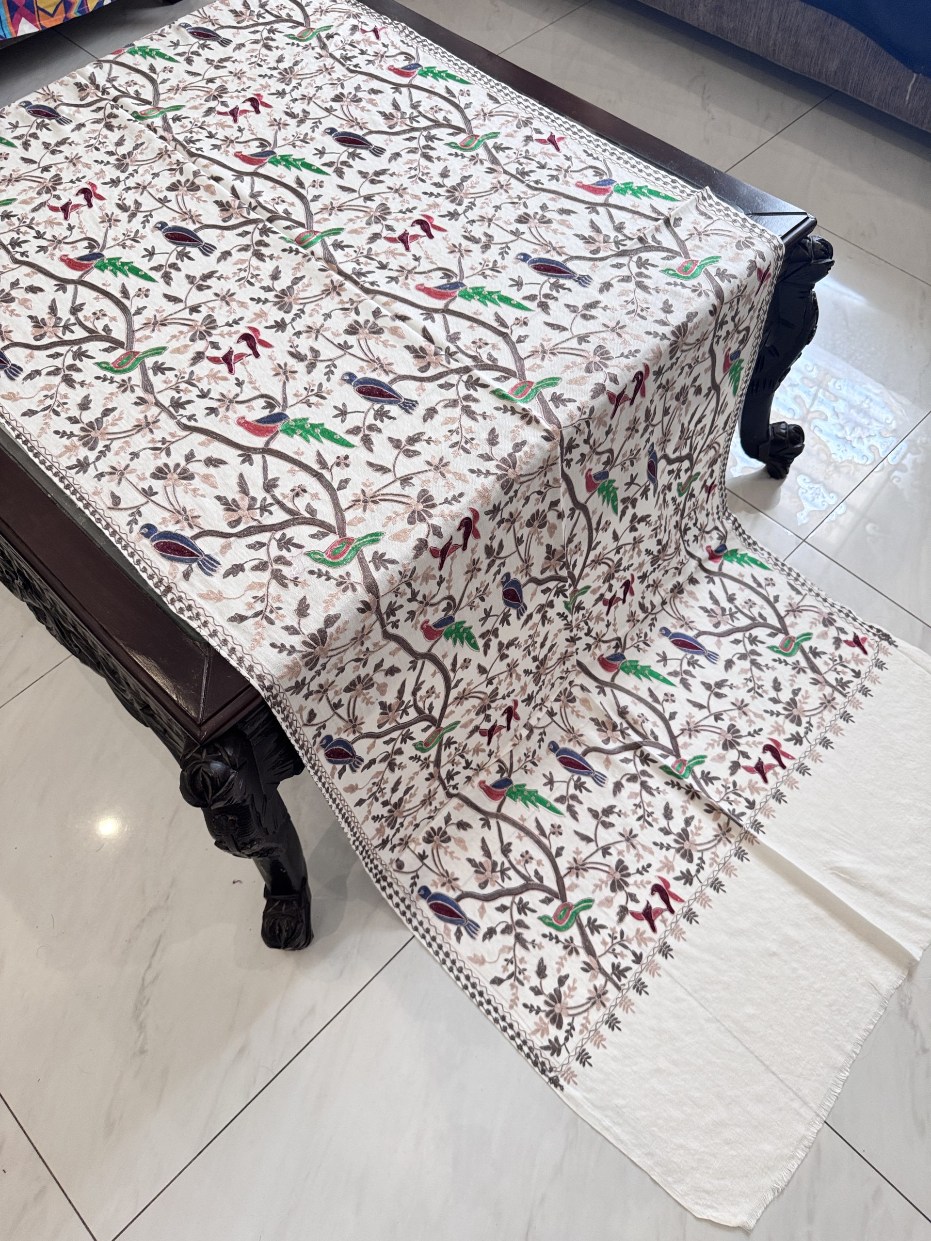 White Pashmina Stole with Multicolor Resham Embroidery – Birds Pattern (28x80 inches) - Image 3