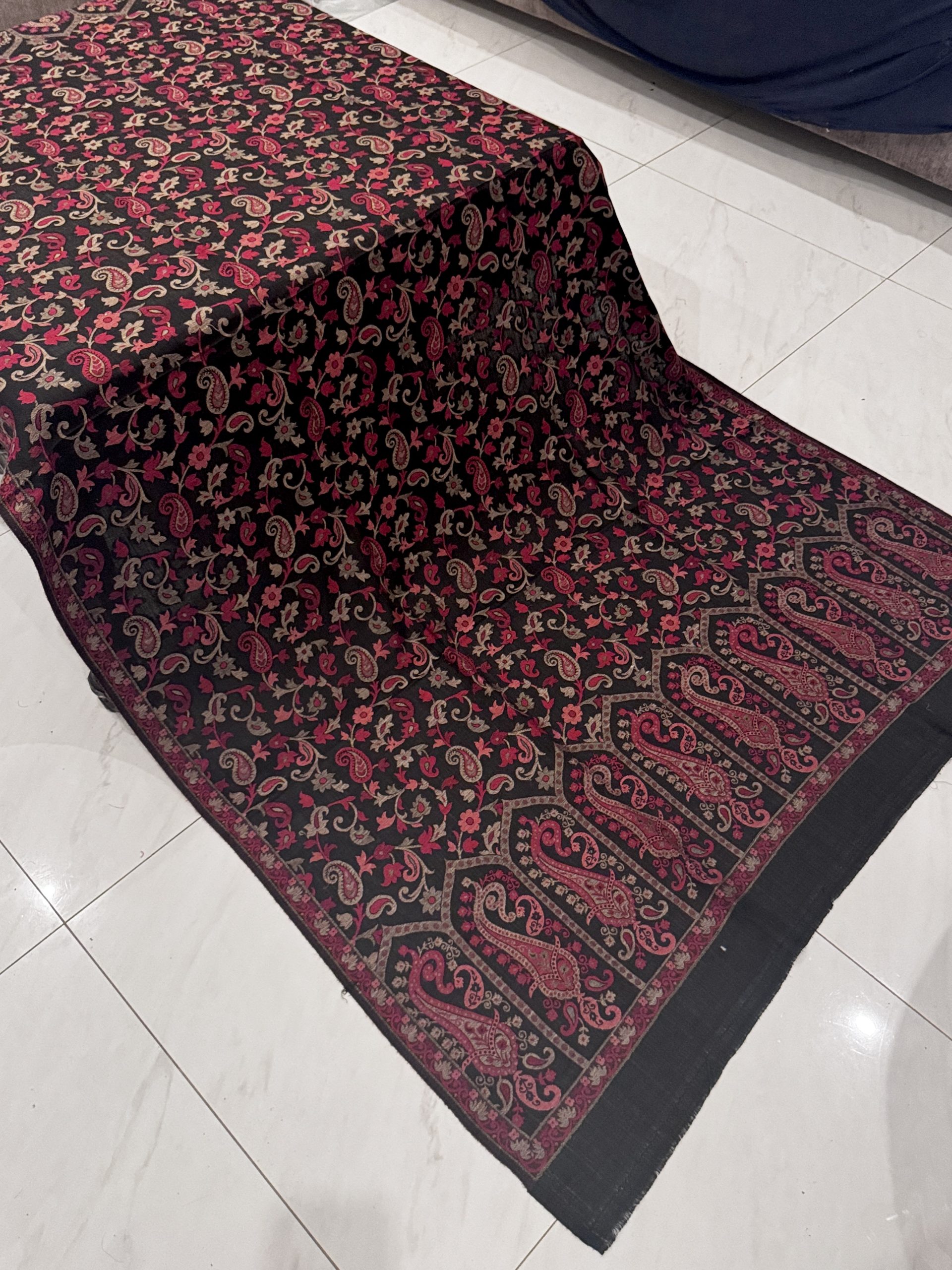 Black Kani Shawl with Red Classic Design - Image 3