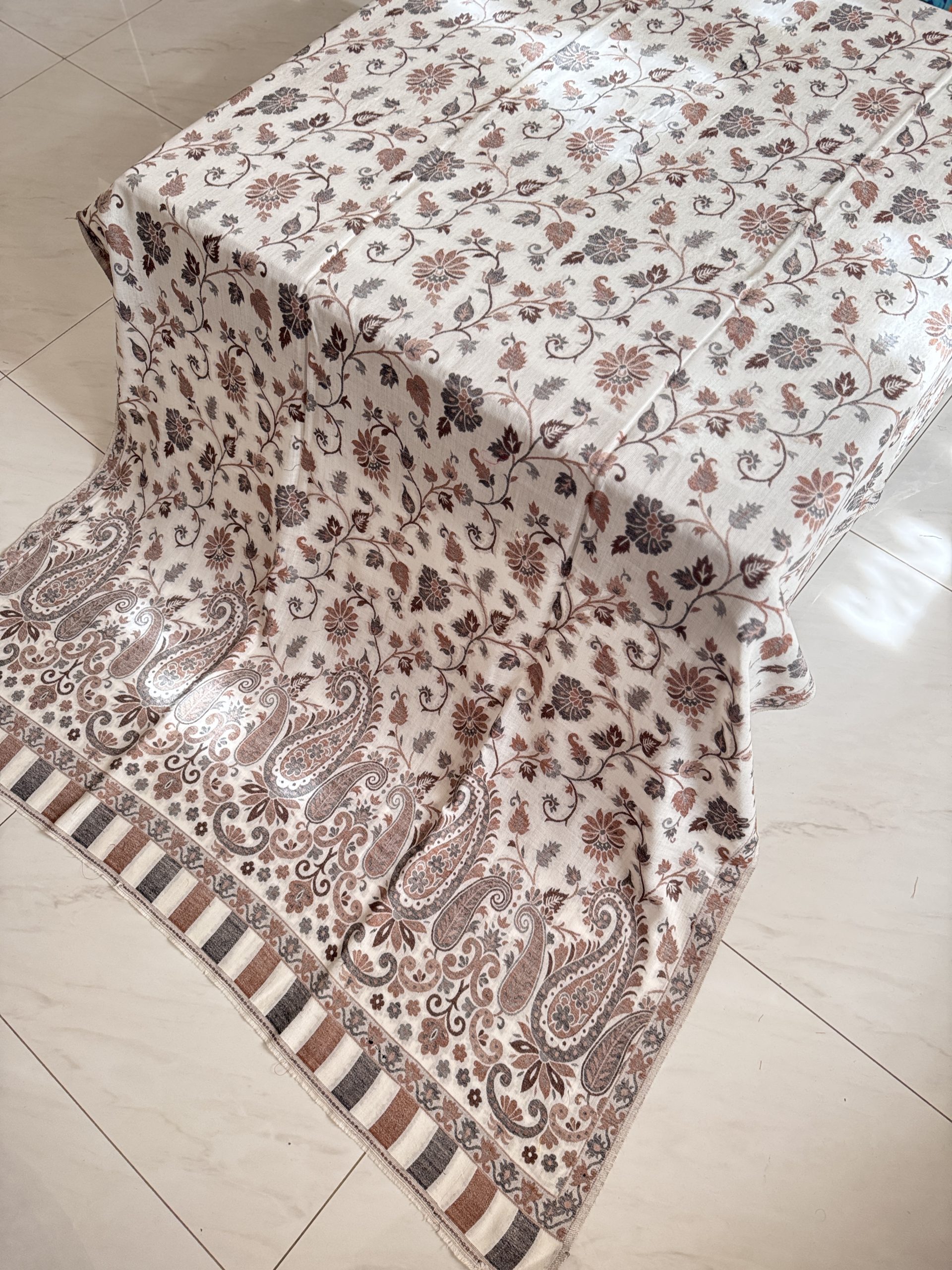 Premium Off White Kani Shawl – Luxury Kashmiri Craftsmanship & Timeless Elegance - Image 2