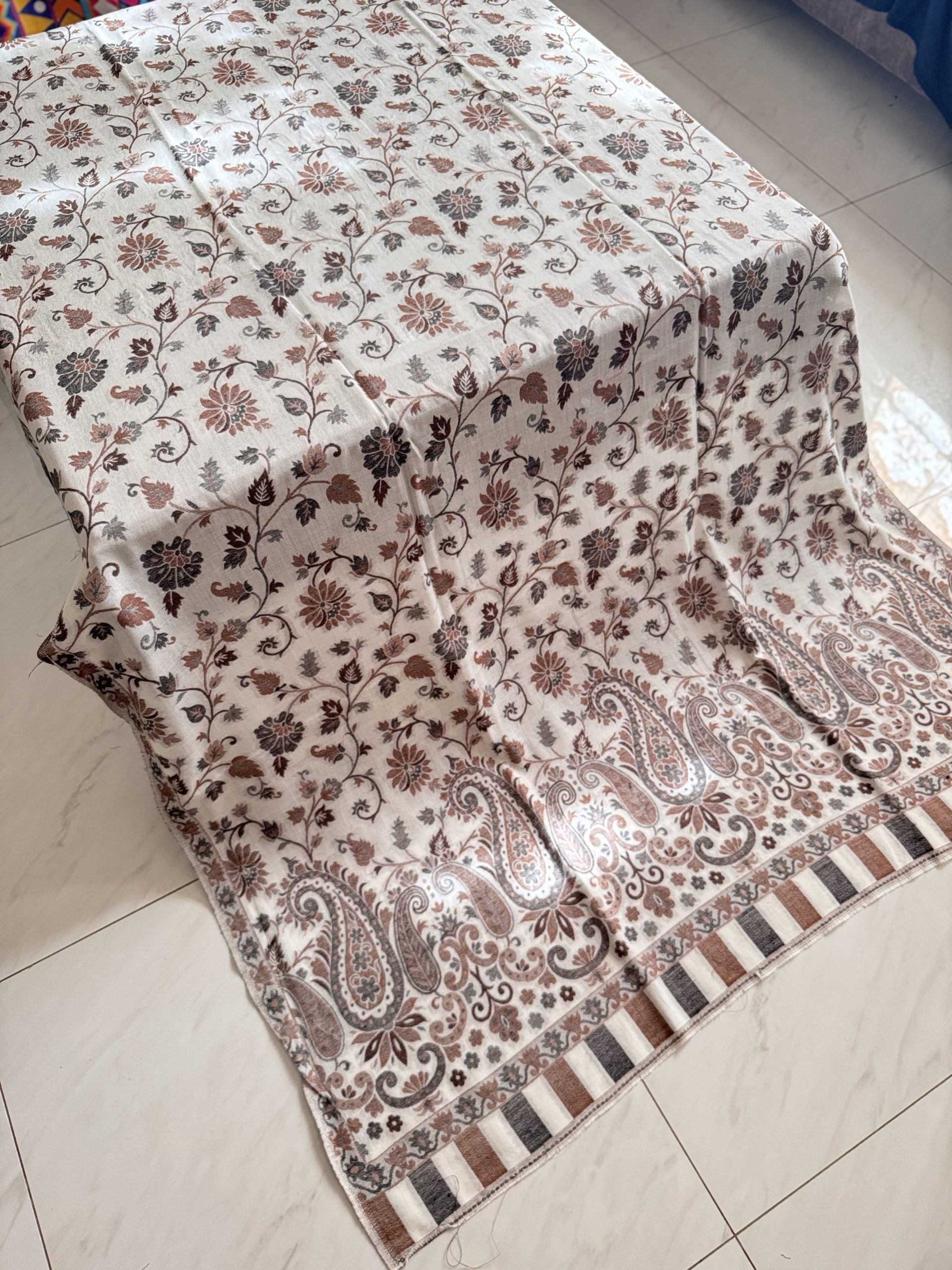 Premium Off White Kani Shawl – Luxury Kashmiri Craftsmanship & Timeless Elegance - Image 3