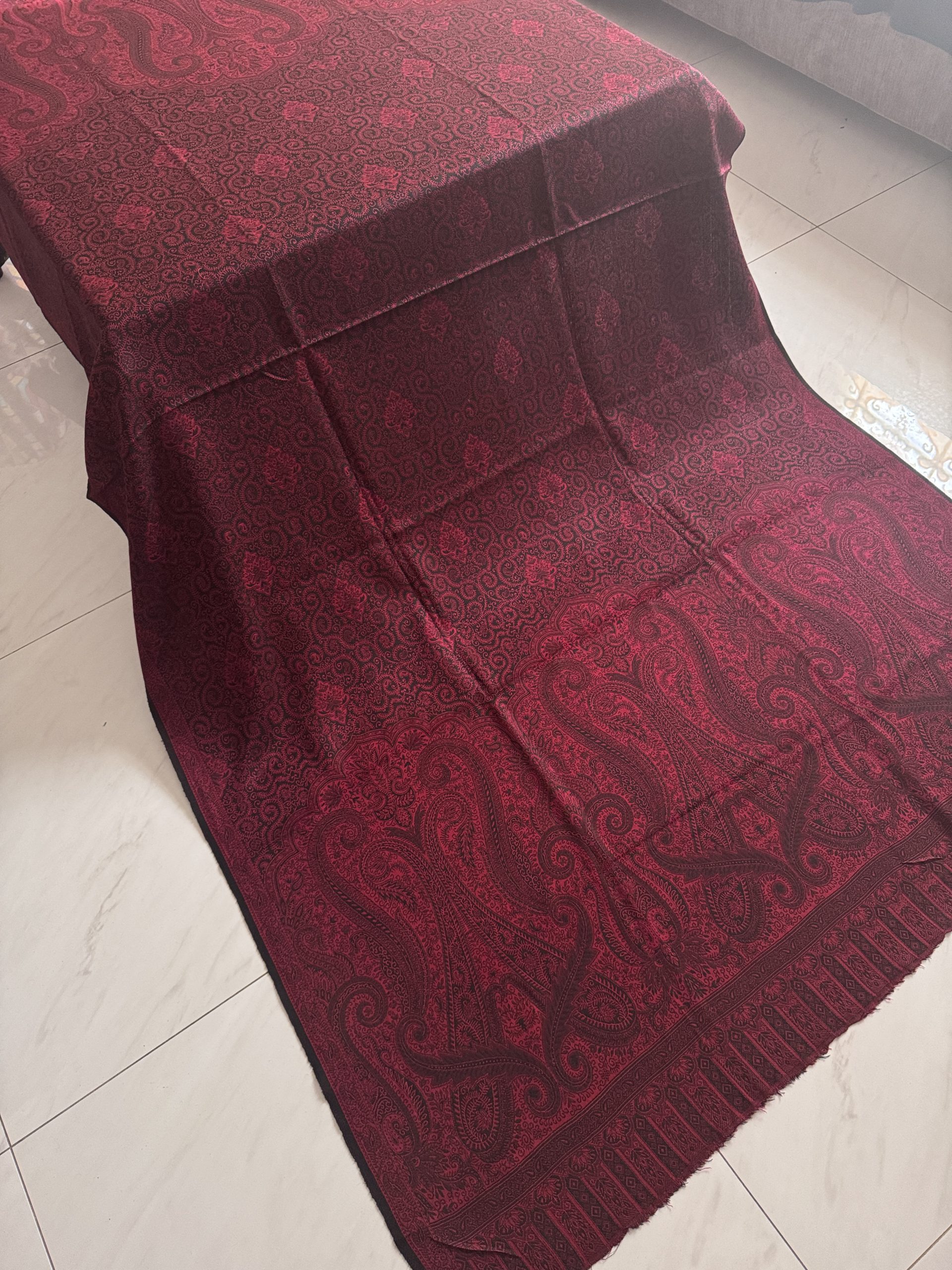 Kani Reversible Pashmina Shawl — Black & Red Colour - Image 2