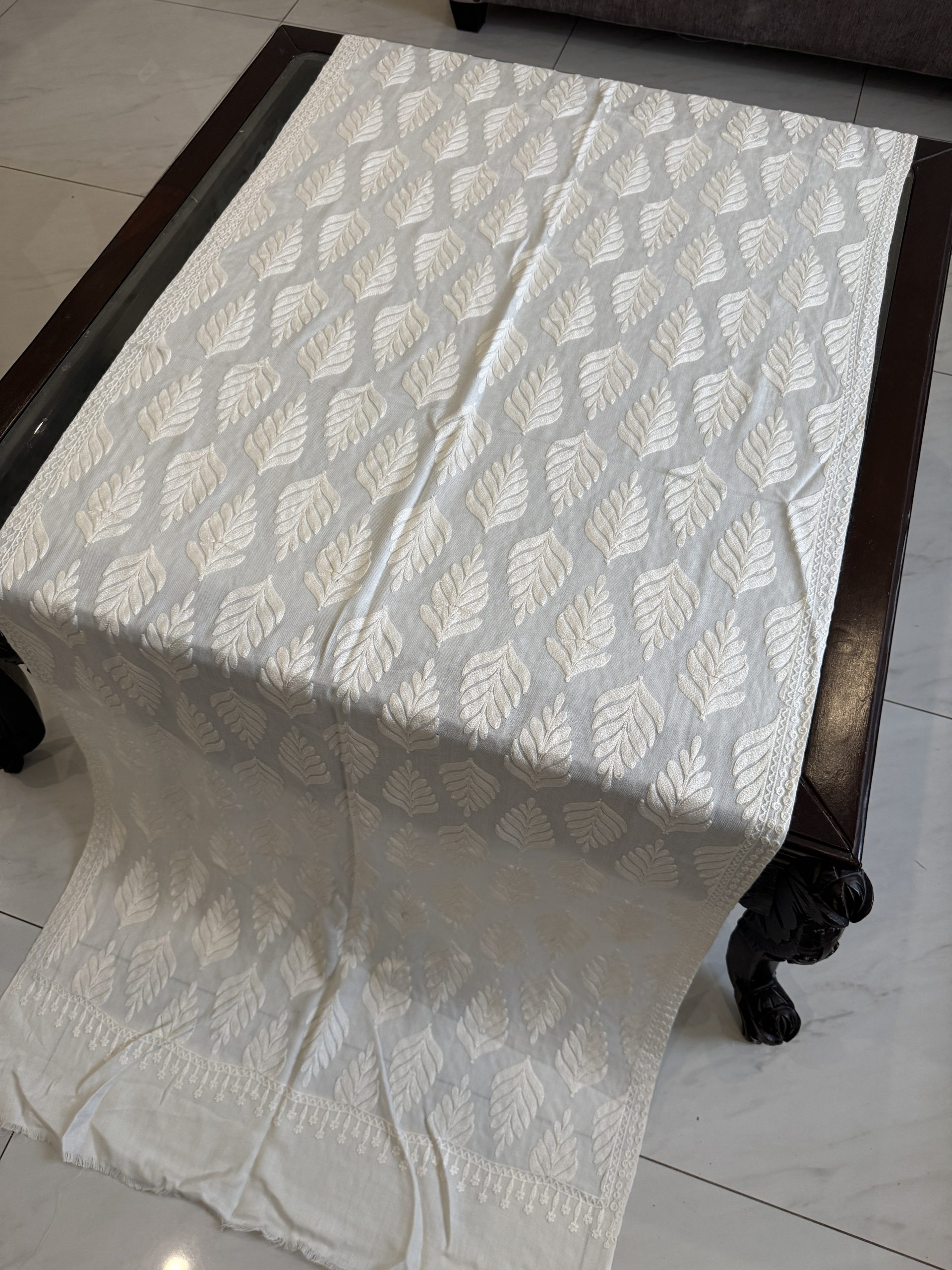 Ivory Pashmina Stole with Leaf Motif Embroidery (28×80 inches) - Image 3
