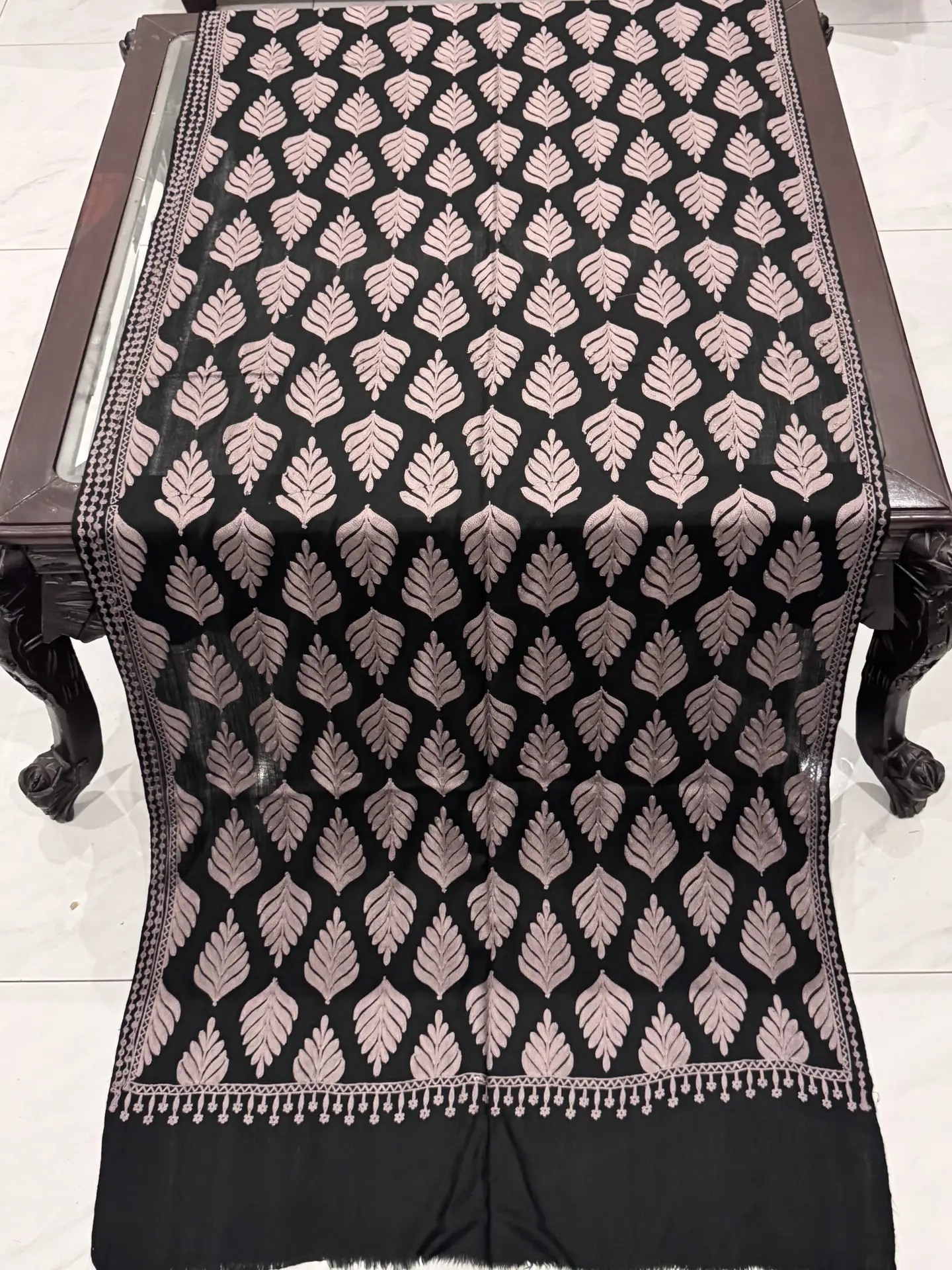 Black Pashmina Stole with Leaf Motif Embroidery (28×80 inches)